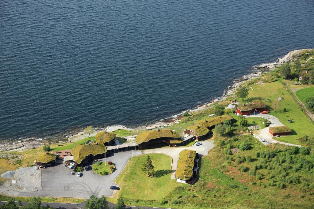 Brekkestranda Fjordhotel Brekke  Exterior photo