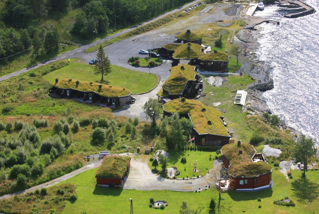 Brekkestranda Fjordhotel Brekke  Exterior photo