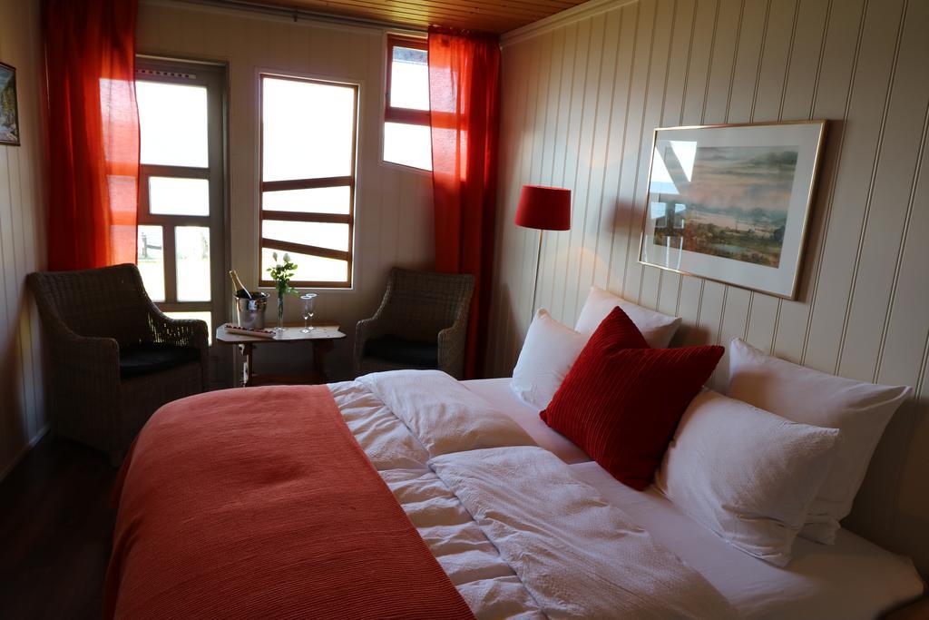 Brekkestranda Fjordhotel Brekke  Exterior photo
