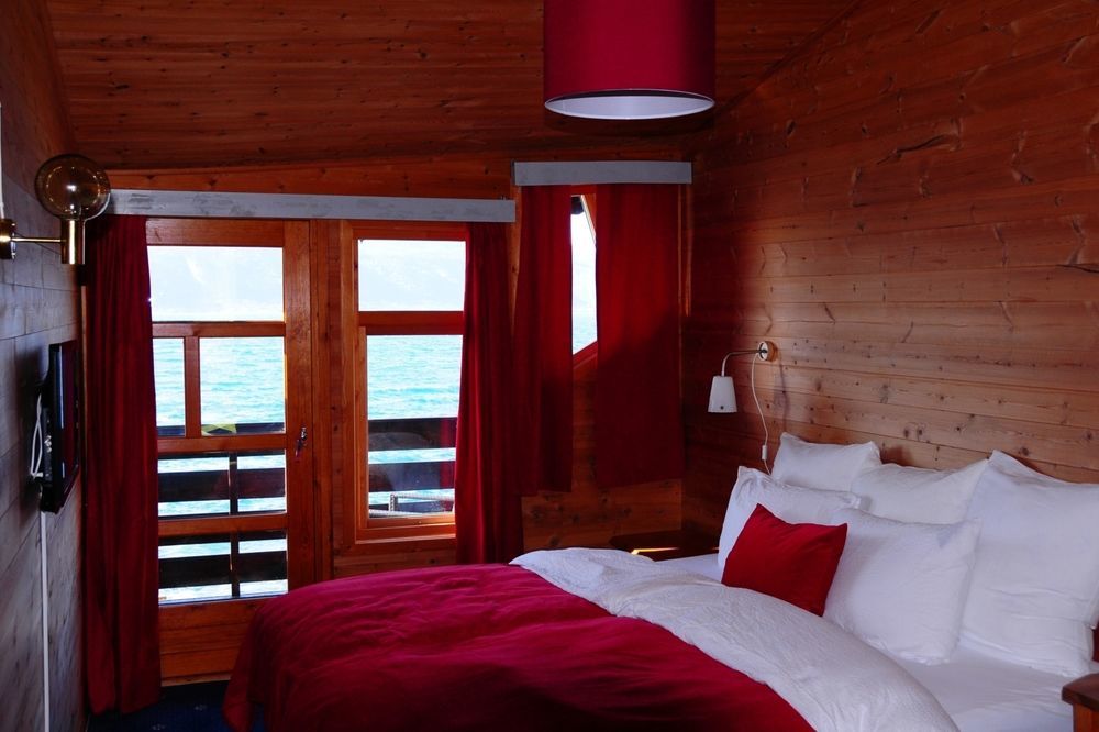 Brekkestranda Fjordhotel Exterior photo