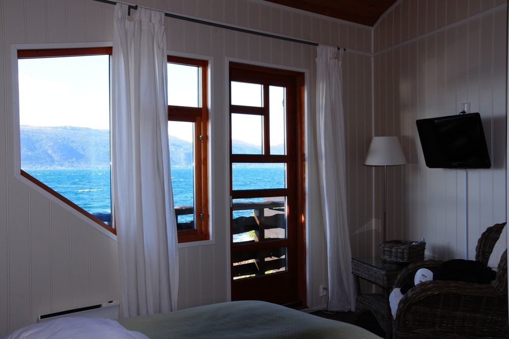 Brekkestranda Fjordhotel Exterior photo