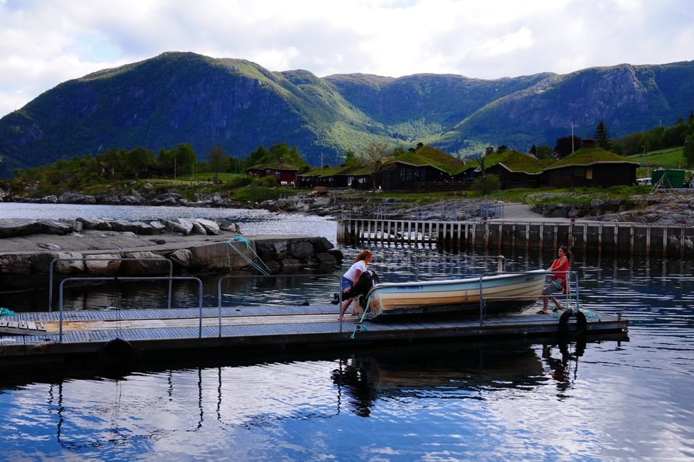 Brekkestranda Fjordhotel Exterior photo