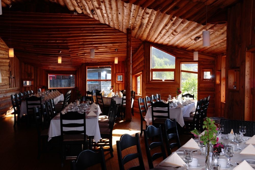 Brekkestranda Fjordhotel Exterior photo